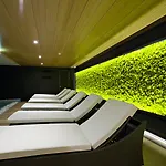 Zena Beauty & Shopping Center Hotel Heviz