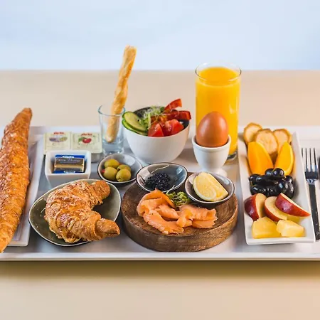 Zena Beauty & Shopping Center Hotel 4*
