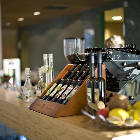 Hotel Zena Beauty & Shopping Center 4*