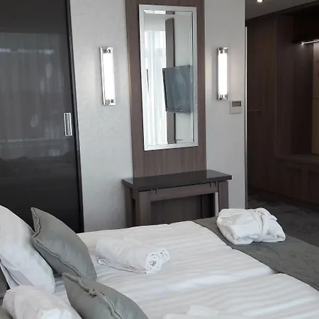 Hotel Zena Beauty & Shopping Center Héviz