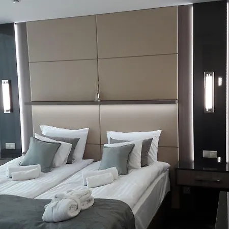 Zena Beauty & Shopping Center Hotel