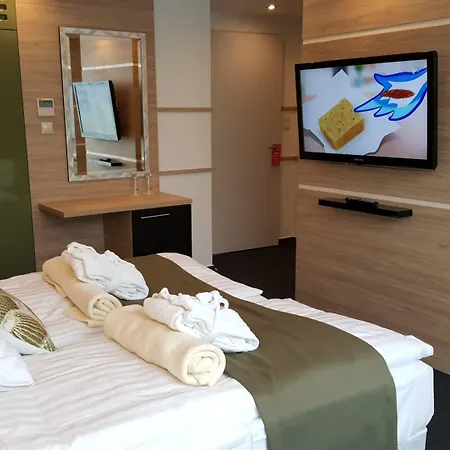 Zena Beauty & Shopping Center 4* Héviz