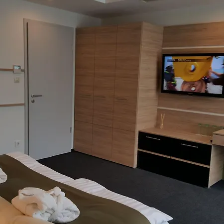 Hotel Zena Beauty & Shopping Center