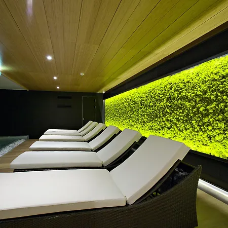 Zena Beauty & Shopping Center Hotel Héviz