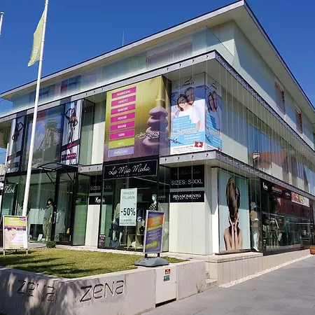 Zena Beauty & Shopping Center 4* Héviz
