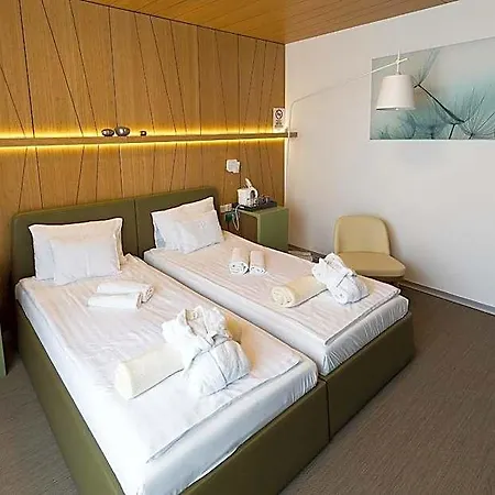 Hotel Zena Beauty & Shopping Center 4*