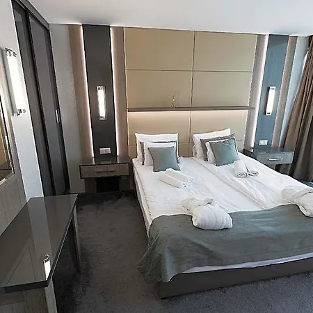 Hotel Zena Beauty & Shopping Center 4*