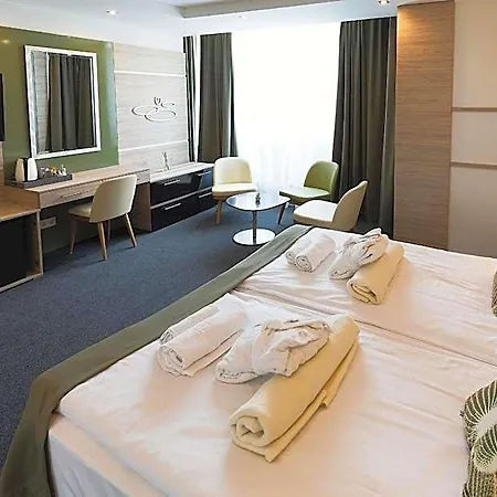 Hotel Zena Beauty & Shopping Center
