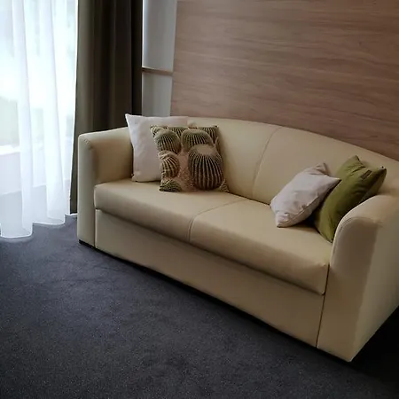 Hotel Zena Beauty & Shopping Center 4*