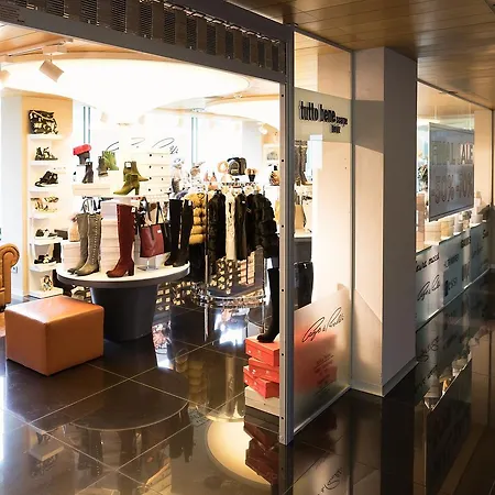 Zena Beauty & Shopping Center Héviz
