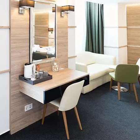 Zena Beauty & Shopping Center 4*