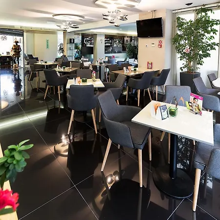 Zena Beauty & Shopping Center 4*