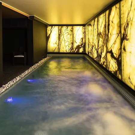 Hotell Zena Beauty & Shopping Center
