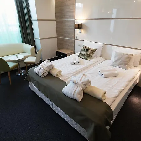 Hotell Zena Beauty & Shopping Center