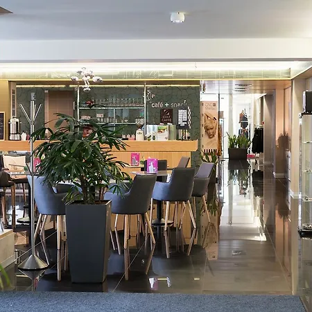 Hotell Zena Beauty & Shopping Center