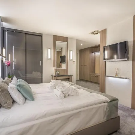 Zena Beauty & Shopping Center