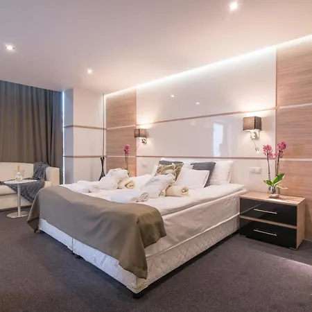 Hotel Zena Beauty & Shopping Center