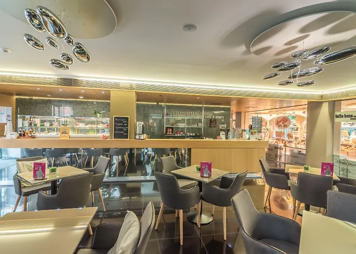 Zena Beauty & Shopping Center 4*