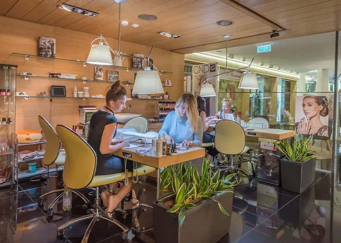 Zena Beauty & Shopping Center Heviz