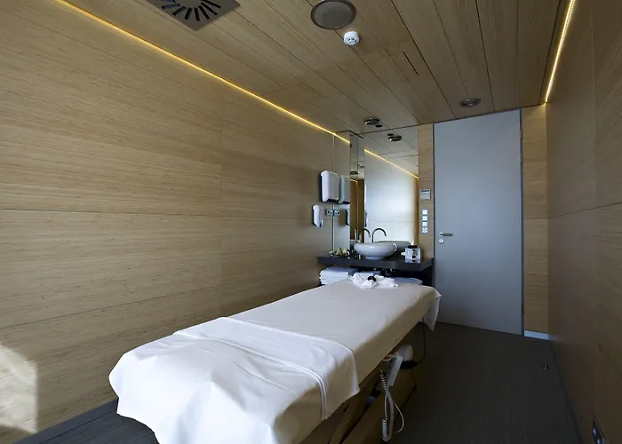 Zena Beauty & Shopping Center Hotell