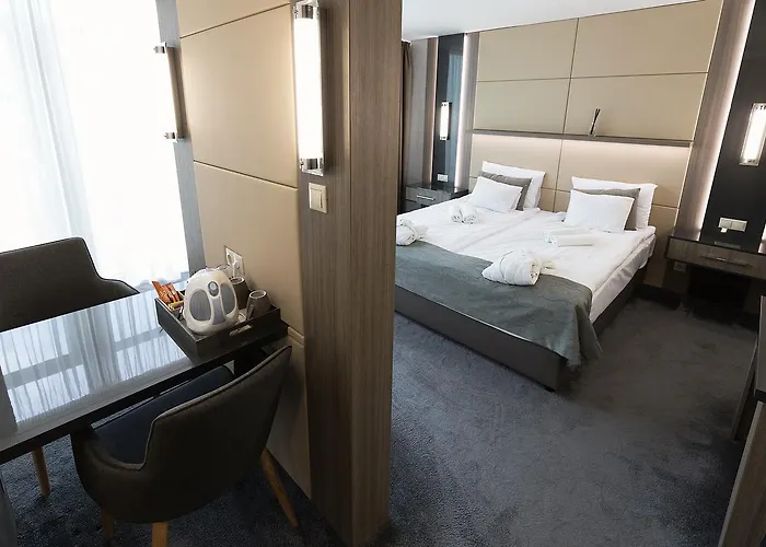 Zena Beauty & Shopping Center Hotel