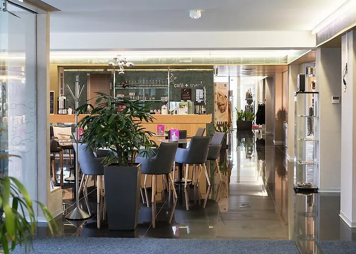 Hotell Zena Beauty & Shopping Center